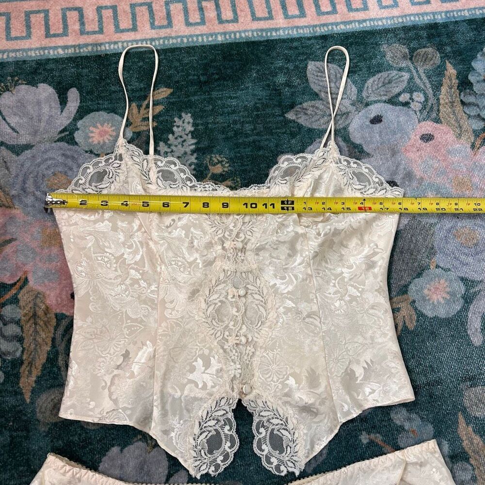 Victoria's Secret Gold Label Lingerie Pajama Set Womens Medium Cream Floral 2 Pc - Picture 11 of 16